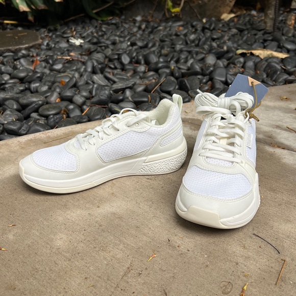 Olukai ‘Anau Court Shoes - Picture 3 of 6